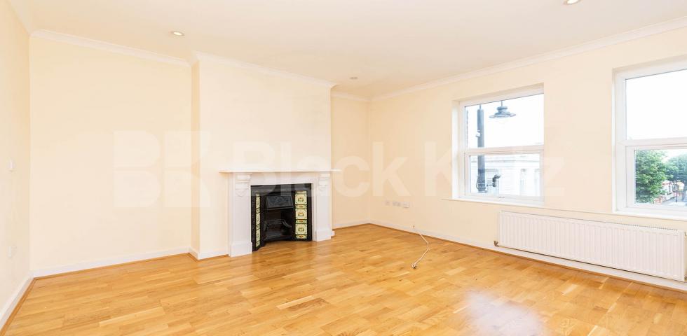 			3 Bedroom, 3 bath, 3 reception Apartment			 High Street North, East Ham E6